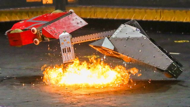 Battlebots 2017 (two robots dueling).